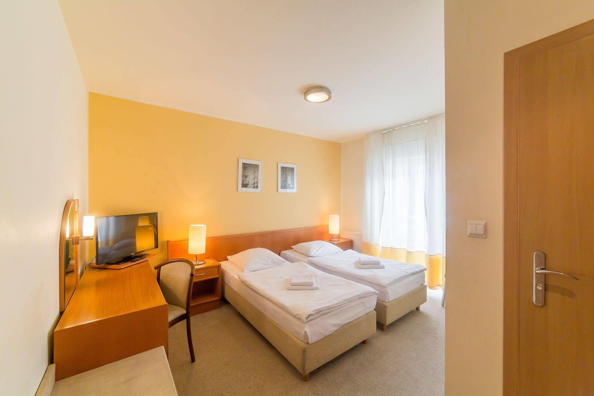 Bed and Breakfast Taaakaryba Колобжег Экстерьер фото